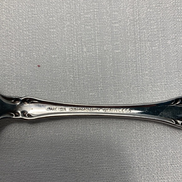 Oneida Community BRAHMS Stainless Glossy Rose Flatware Salad Fork - Picture 6 of 7